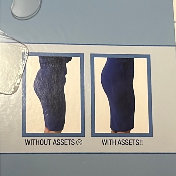 Assets by Sara Blakely hi-waist Mid-Thigh Shaper nude  size 3 NWT - Picture 10 of 11